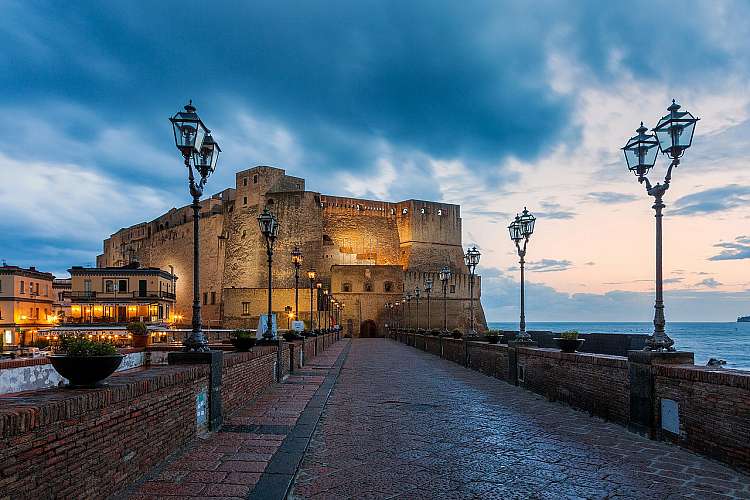 Tour classico di Napoli, la metropoli dai mille colori e tradizioni